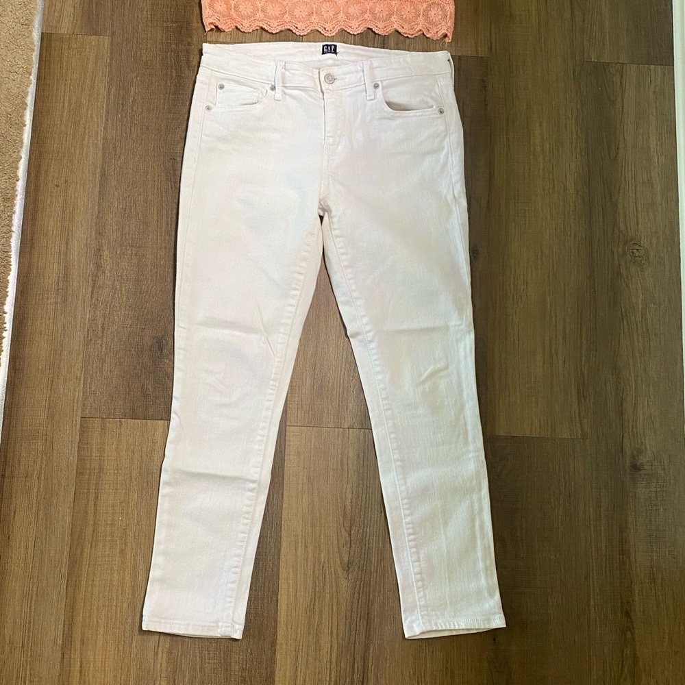 Gap Girlfriend white jeans sz. 27